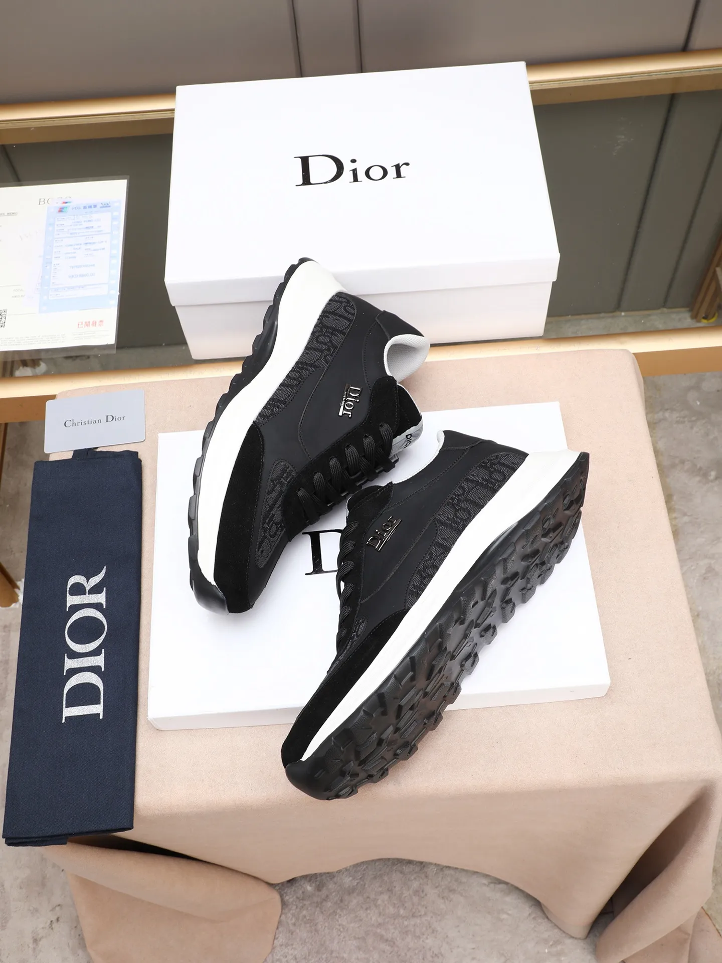 Men's shoes 💰P460 Dior's avant-garde and versatile fashionable men's shoes are privately modeled, calfskin stitched with Dior's special waterproof fabric, fashionable, simple, elegant, trendy, eye-catching, and pursuing class. It will subvert old ideas and be a must-have for fashionistas who want to spend time with you! Must keep it for yourself! High-end comfort but low-end, high-end quality workmanship. Code number: 38-44 (45 customized) 3 colors for your choice [kiss][kiss][kiss]